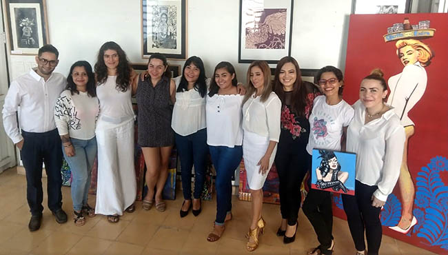 Exposición colectiva Mujeres en Tierra Maya durante la Noche Blanca