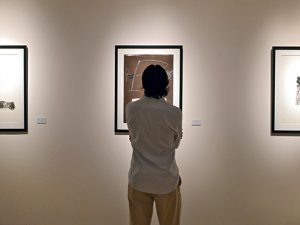 Antoni Tàpies, Ermilo Torre Gamboa y Rodrigo de la Sierra en el MACAY