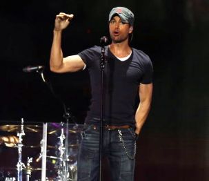 Enrique-Iglesias-Love-Sex-Yandel_TINIMA20140215_0006_5